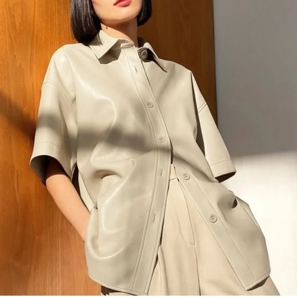 Aritzia Babaton Frances Button-Up in Sand White - Picture 2 of 12